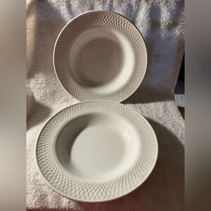 2  White Windsor & Browne Lattice Edge  Bowls 8 1/2”